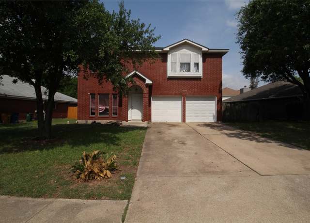 Property at 12302 Uttimer Ln, Austin, TX 78753, 4 beds, 3 baths