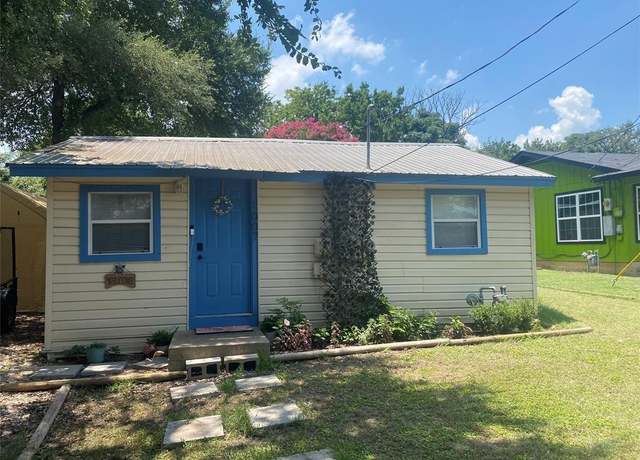 Property at 1007 Johnson St, Lockhart, TX 78644, 3 beds, 2 baths