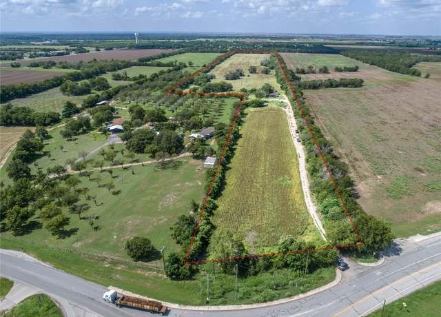 Property at 2950 W Ih 10 Hwy, Seguin, TX 78155, 2 beds, 1 bath