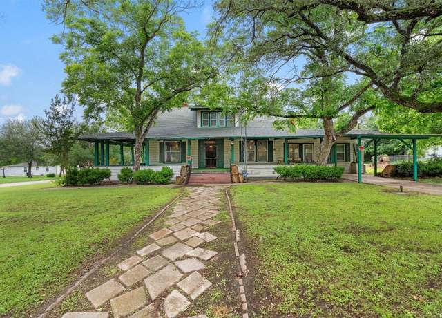 Property at 305 E Davilla Ave, Rockdale, TX 76567, 4 beds, 3.5 baths