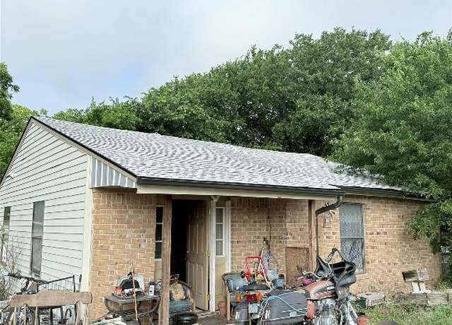 Property at 1520 Cloud Ln, New Braunfels, TX 78130, 2 beds, 1 bath