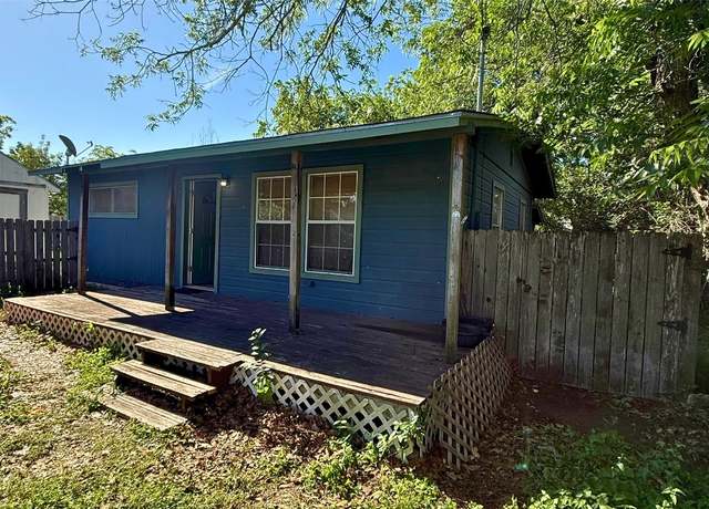 Property at 305 E Brier Ln, Burnet, TX 78611, 2 beds, 1 bath