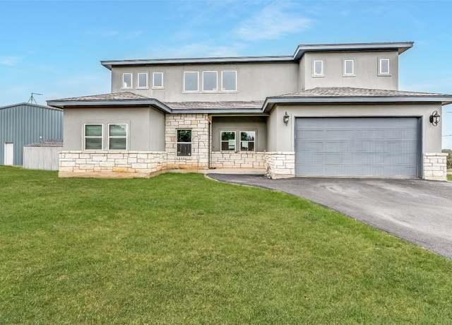 Property at 154 Maverick, New Braunfels, TX 78132, 7 beds, 3 baths