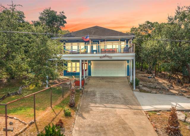 Property at 2720 Westview Dr, Canyon Lake, TX 78133, 3 beds, 2.5 baths