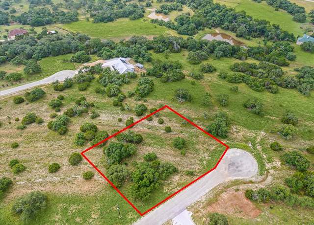 Property at 105 Thomas Frst, Blanco, TX 78606