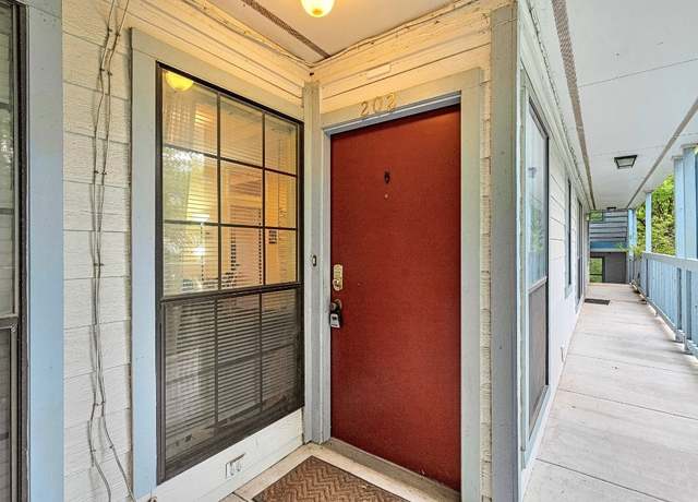 Property at 303 W 35th St #202, Austin, TX 78705, 1 bed, 1 bath