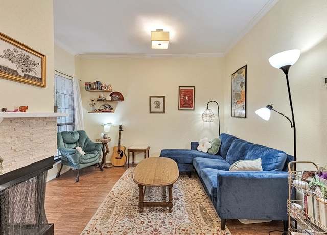 Property at 303 W 35th St #202, Austin, TX 78705, 1 bed, 1 bath