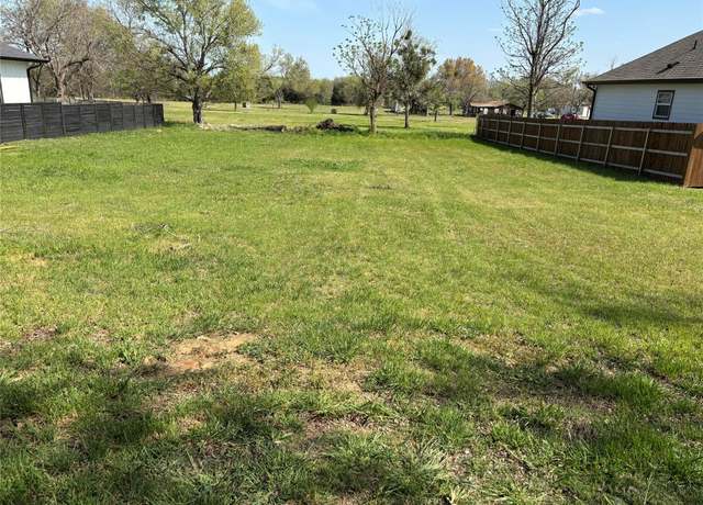 Property at 106 Bill St, Elgin, TX 78621