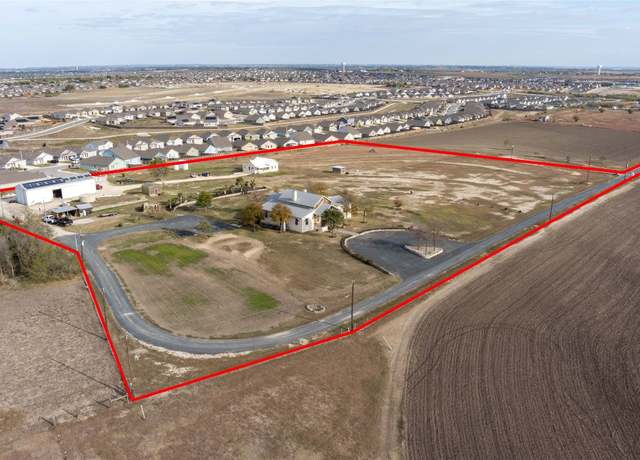 Property at 1440 W Klein Rd, New Braunfels, TX 78130, 5 beds, 4.5 baths