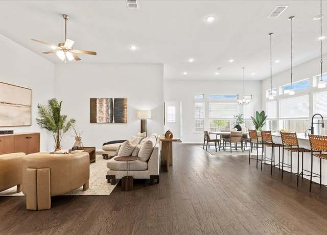 Property at 271 Eclipse Dr, Austin, TX 78737, 4 beds, 4 baths