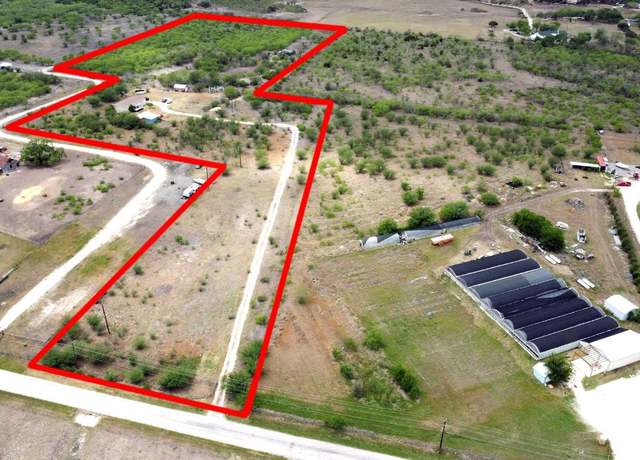 Property at 488 Union Wine Rd, New Braunfels, TX 78130, 4 beds, 2 baths