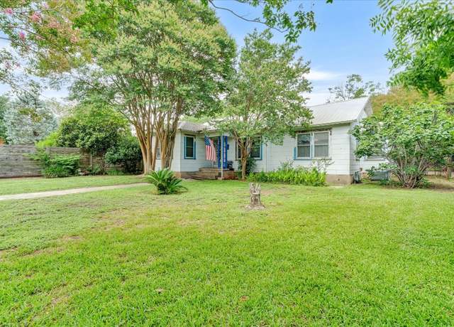 Property at 1206 Ruth Ave, Austin, TX 78757, 4 beds, 2 baths