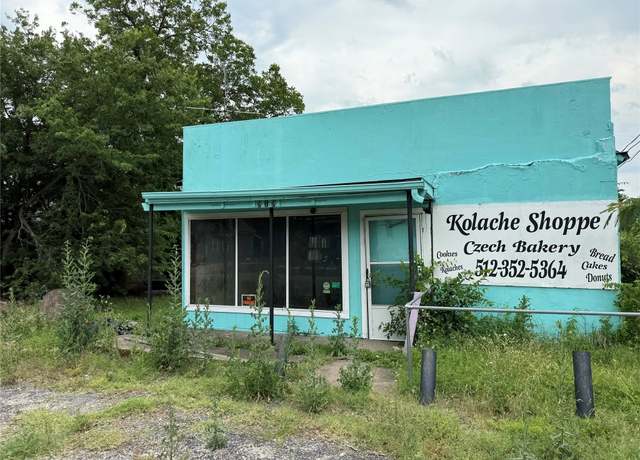 Property at 919 W 4th St, Taylor, TX 76574, 0.5 baths