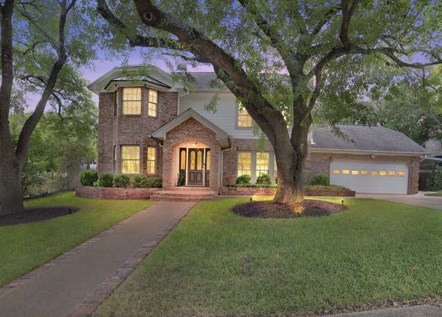 Property at 1702 Crested Butte Dr, Austin, TX 78746, 4 beds, 2.5 baths
