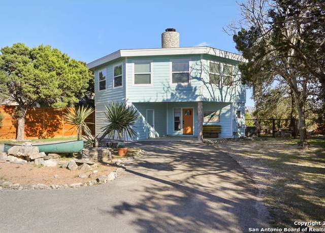 Property at 1433 Riviera Dr, Canyon Lake, TX 78133, 3 beds, 2.5 baths