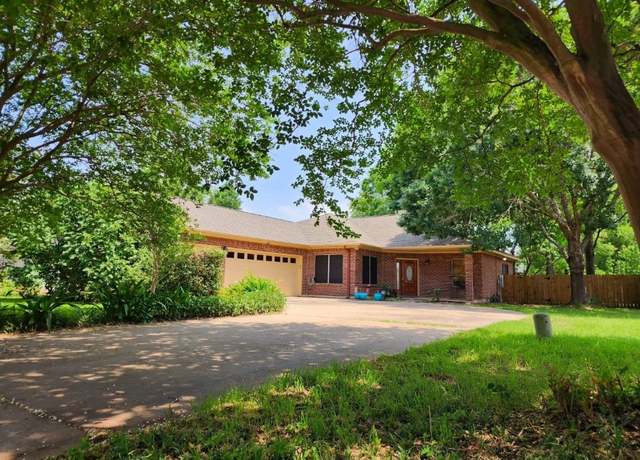 Property at 1726 Riverchase Ave, Smithville, TX 78957, 3 beds, 2 baths