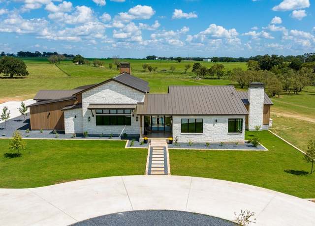 Property at 1318 Country Side Bnd, Fredericksburg, TX 78624, 4 beds, 4.5 baths