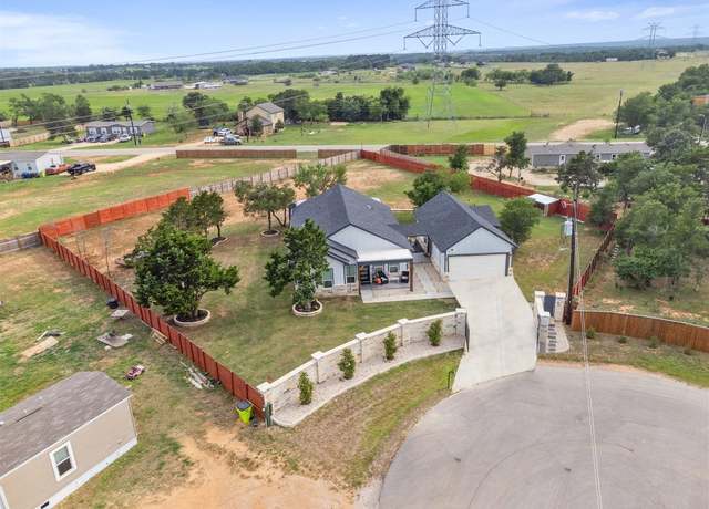 Property at 123 Zacate St, Elgin, TX 78621, 4 beds, 3 baths