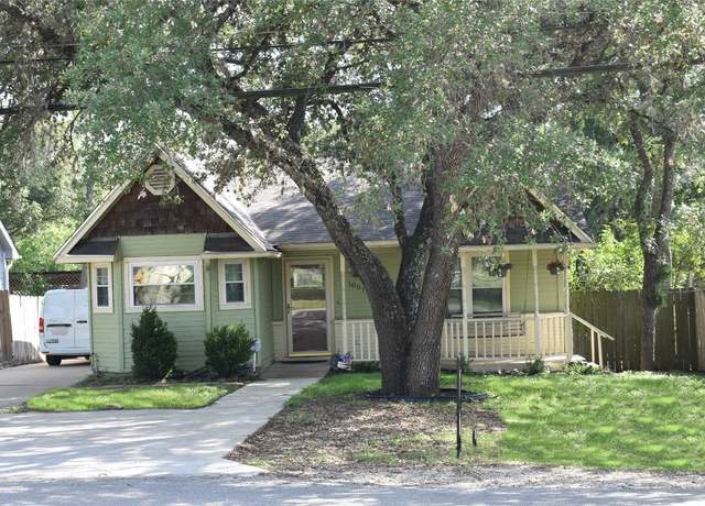 Property at 1007 N Bishop St, San Marcos, TX 78666, 3 beds, 2 baths