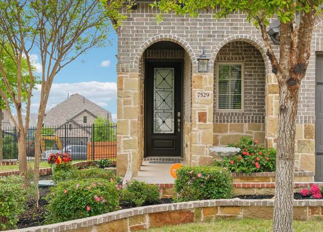 Property at 7529 Desert Needle Dr, Lago Vista, TX 78645, 3 beds, 2 baths