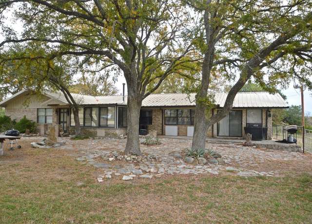 Property at 385 County Road 2806 Rd, Lampasas, TX 76550, 4 beds, 4 baths