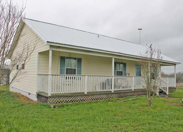 Property at 199 Sunset Trl, Luling, TX 78648, 3 beds, 2 baths