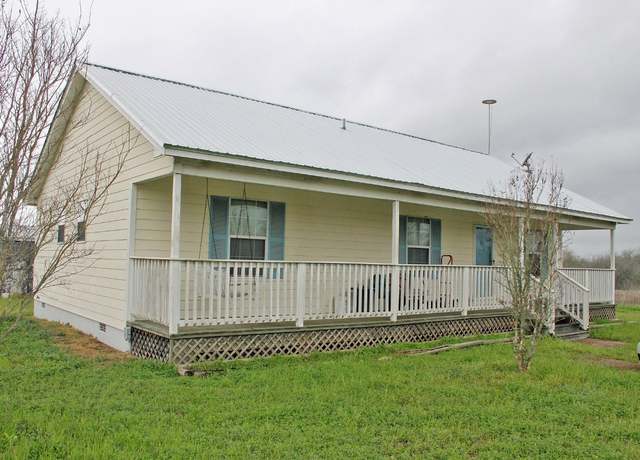 Property at 199 Sunset Trl, Luling, TX 78648, 3 beds, 2 baths