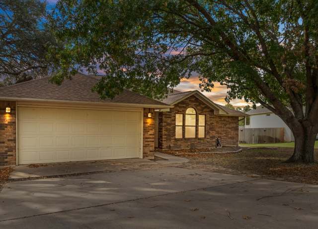 Property at 153 Broadmoor St, Meadowlakes, TX 78654, 3 beds, 3 baths