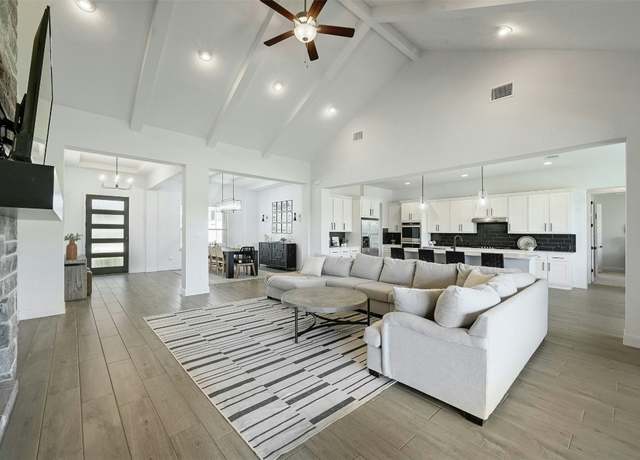 Property at 1635 Nature View Loop, Driftwood, TX 78619, 4 beds, 3 baths