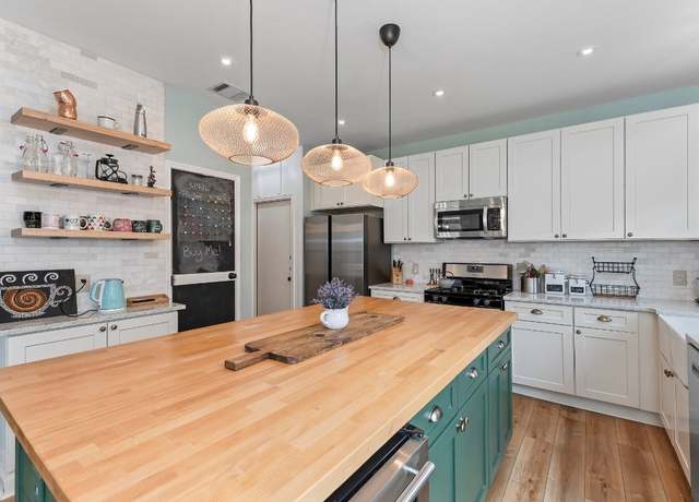 Property at 11000 Hattery Ln, Austin, TX 78717, 3 beds, 2.5 baths