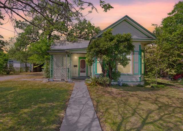 Property at 523 Ash St, Lockhart, TX 78644, 3 beds, 1 bath