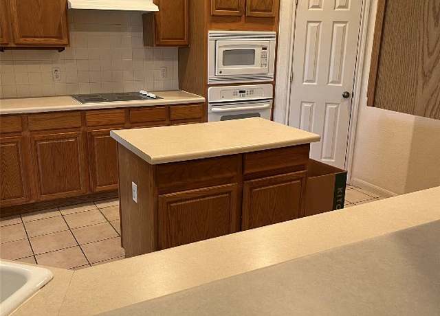 Property at 5106 Sundown Street St, Lago Vista, TX 78645, 5 beds, 3 baths