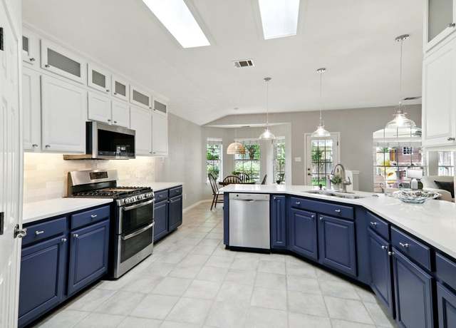 Property at 10733 Quarry Oaks Trl, Austin, TX 78717, 4 beds, 2 baths