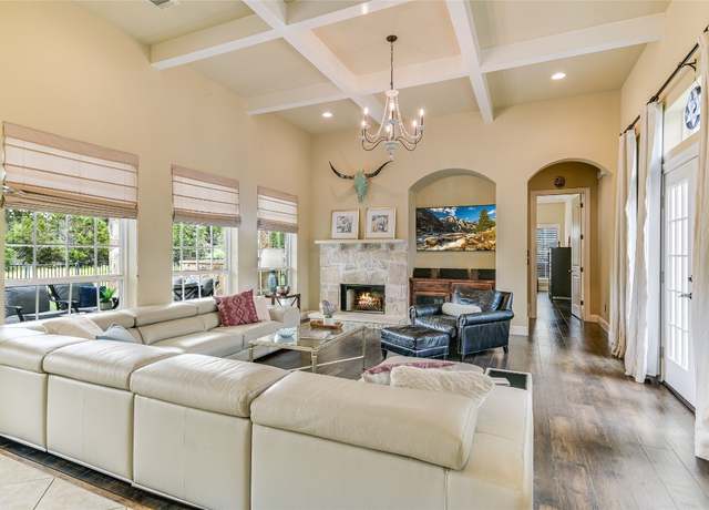 Property at 1916 Wimberly Ln, Austin, TX 78735, 4 beds, 3.5 baths