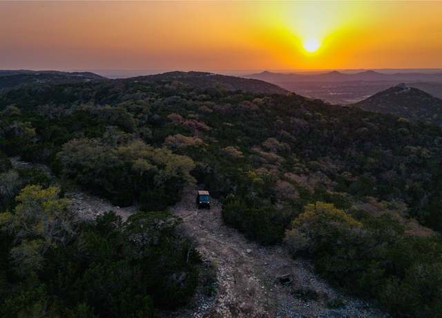 Property at 3939 Bear Springs Rd, Pipe Creek, TX 78063