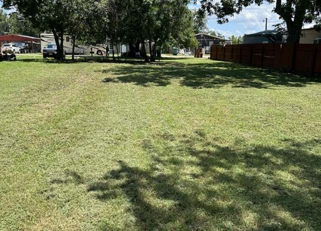 Property at 704 Hill St, Smithville, TX 78957