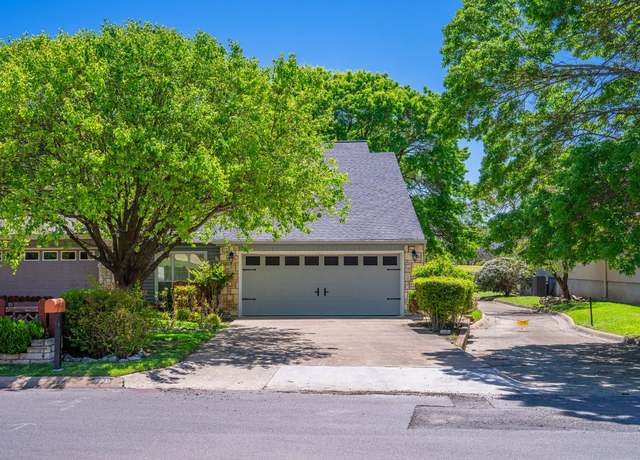 Property at 530 Sand Bend Dr, Kerrville, TX 78028, 3 beds, 3 baths