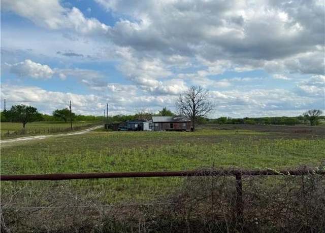 Property at 473 Lange Rd, Seguin, TX 78155, 3 beds, 1 bath
