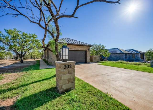 Property at 302 Parallel Cir, Horseshoe Bay, TX 78657, 2 beds, 2.5 baths