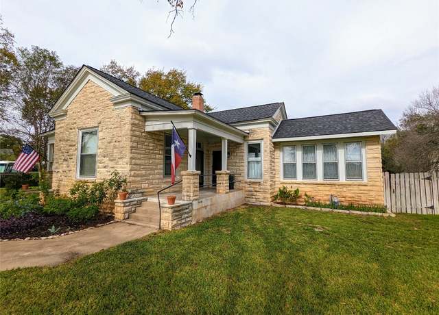 Property at 515 E 8th St, Georgetown, TX 78626, 3 beds, 2 baths