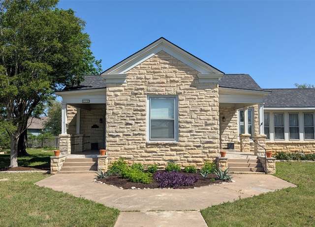 Property at 515 E 8th St, Georgetown, TX 78626, 3 beds, 2 baths