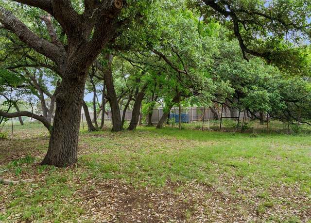 Property at 300 Corral Ln, Liberty Hill, TX 78642, 3 beds, 2 baths