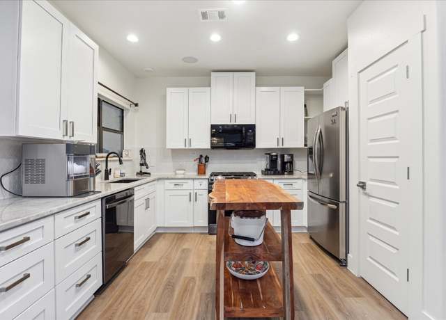Property at 3404 American Dr #1099, Lago Vista, TX 78645, 3 beds, 2.5 baths