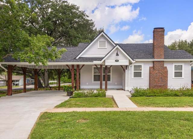 Property at 522 S Walnut Ave, Luling, TX 78648, 2 beds, 2 baths