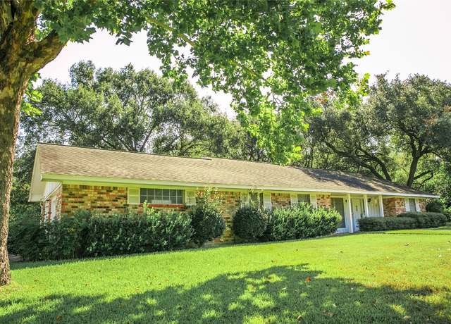 Property at 1901 Tison St, Brenham, TX 77833, 2 beds, 2 baths