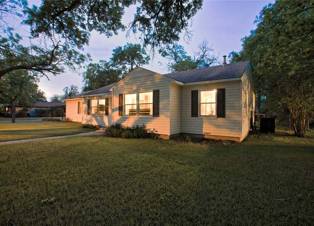 Property at 1011 Plum St, Lockhart, TX 78644, 3 beds, 1 bath