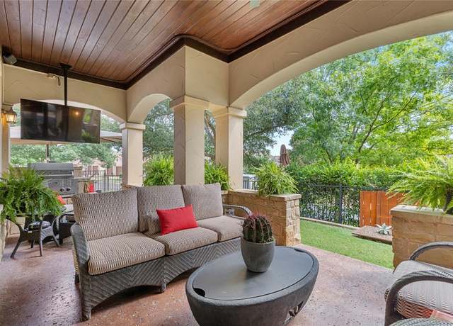 Property at 19 San Savio Ct, Austin, TX 78738, 4 beds, 3 baths