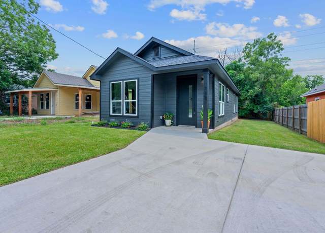 Property at 738 Chihuahua St, Lockhart, TX 78644, 2 beds, 2 baths