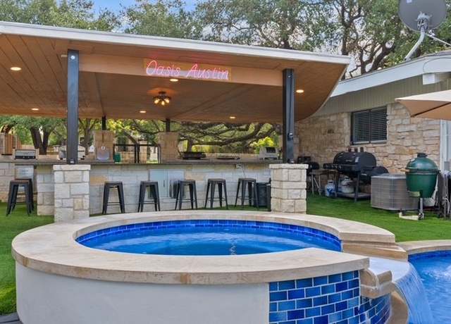 Property at 13204 Onion Creek Dr, Manchaca, TX 78652, 3 beds, 3 baths