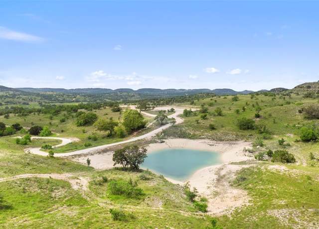 Property at 628 Antelope Cv, Blanco, TX 78606